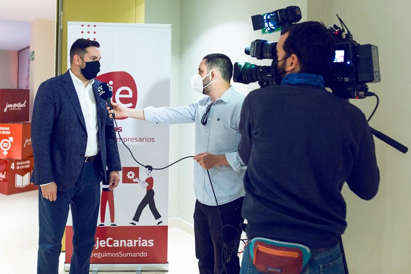 Pedro Andueza cede el testigo en la presidencia de AJE Canarias