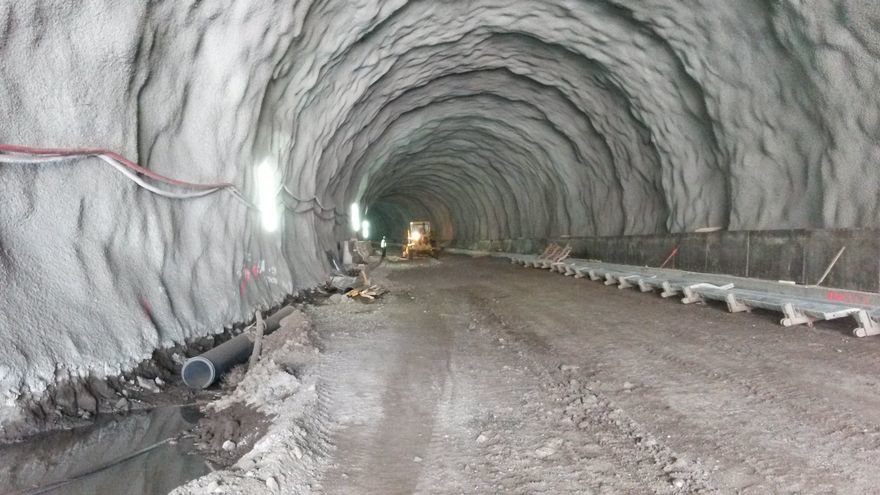 La segunda fase de la carretera de La Aldea ya cuenta con 2 kilómetros de túneles excavados