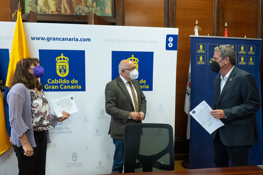El Cabildo y el Colegio de Arquitectos acuerdan la creación de una bolsa de trabajo para realizar servicios para la entidad insular