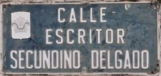 Poco a poco, el nombre de Secundino Delgado ha sido recordado en el callejero canario