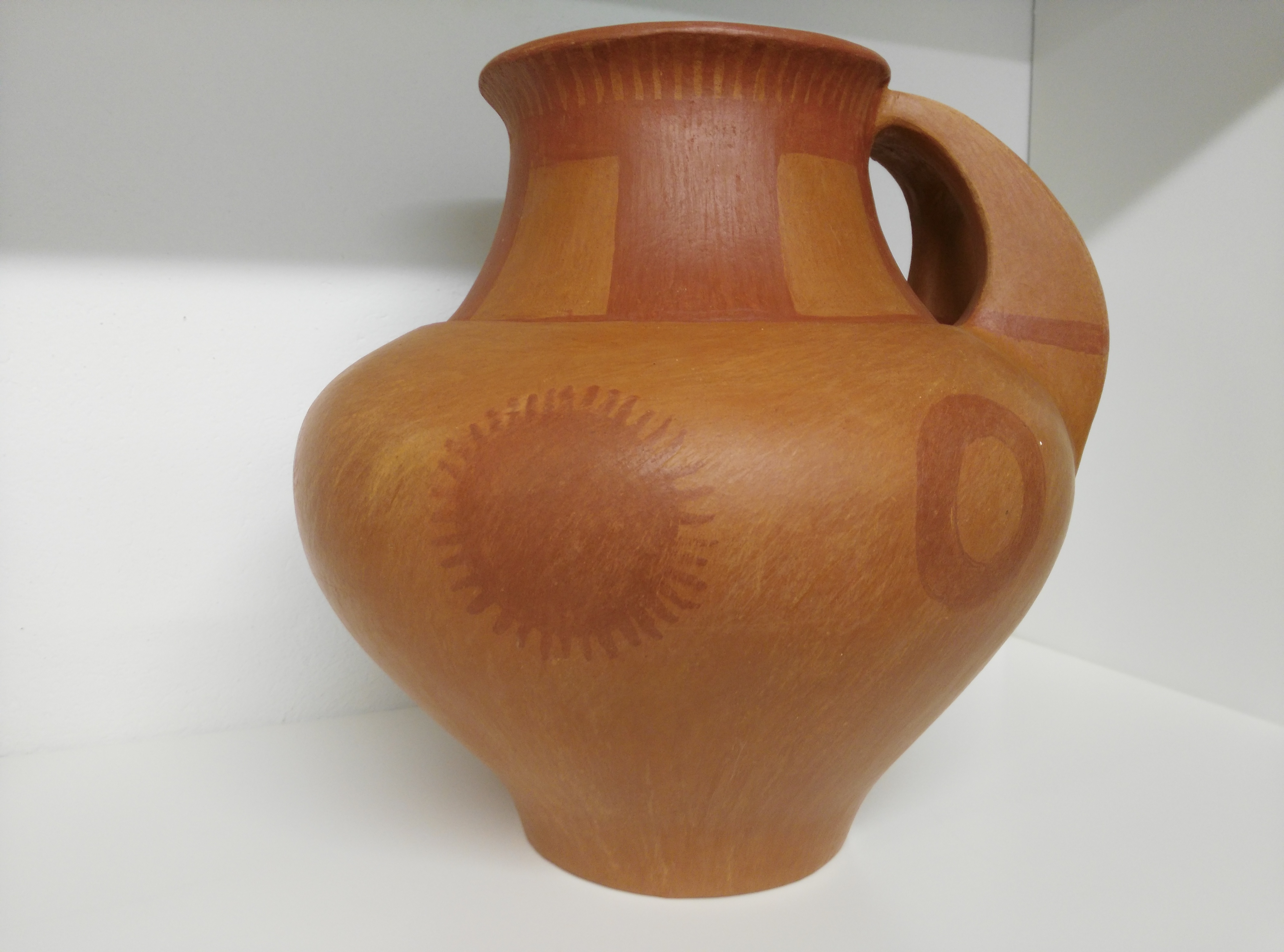 Reproducción del Magec en cerámica indígena